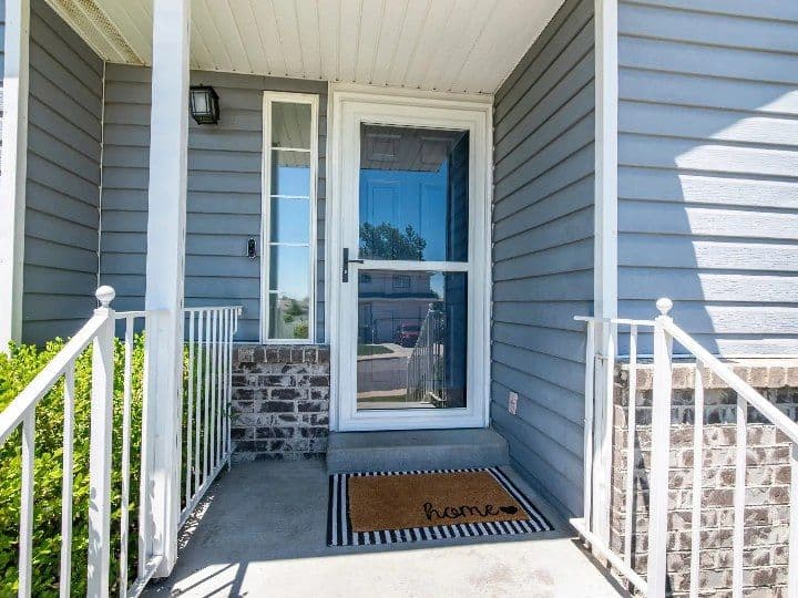 Storm doors